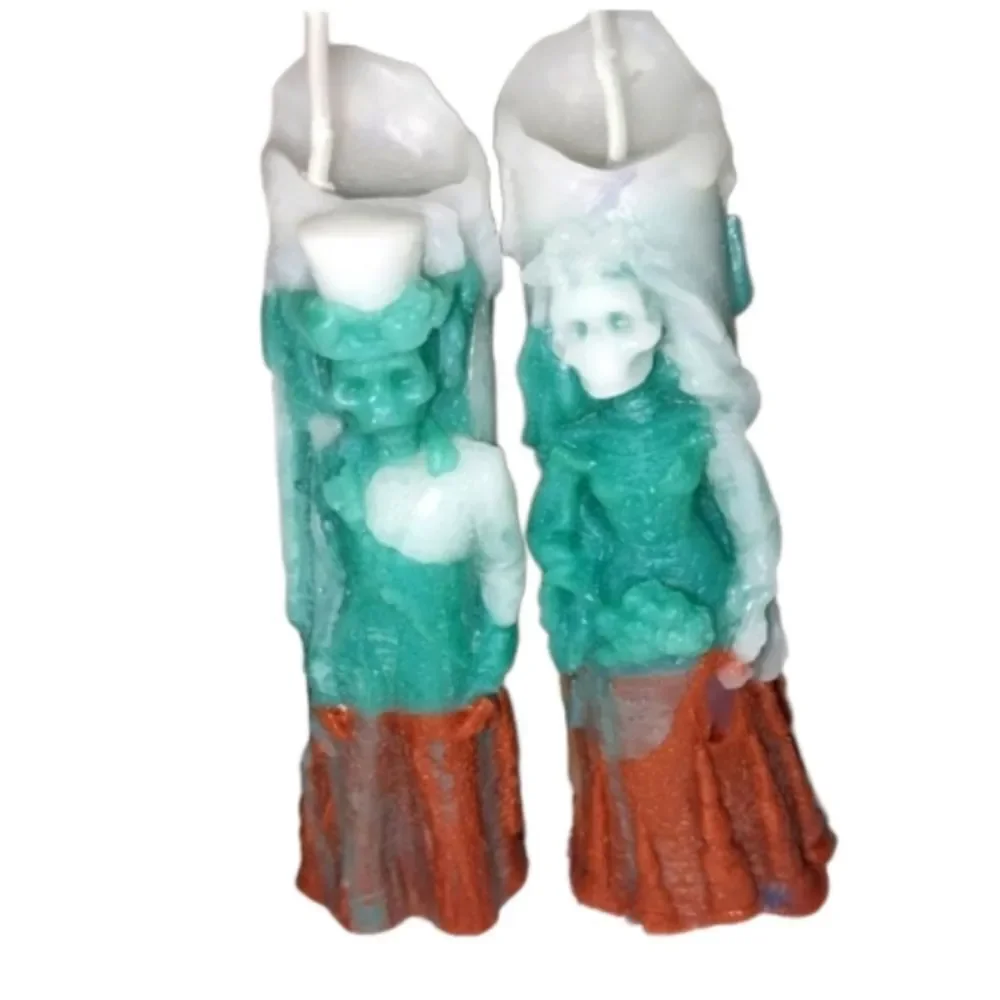 Hand crafted limited edition 2piece zombie couple from our raging skull candle